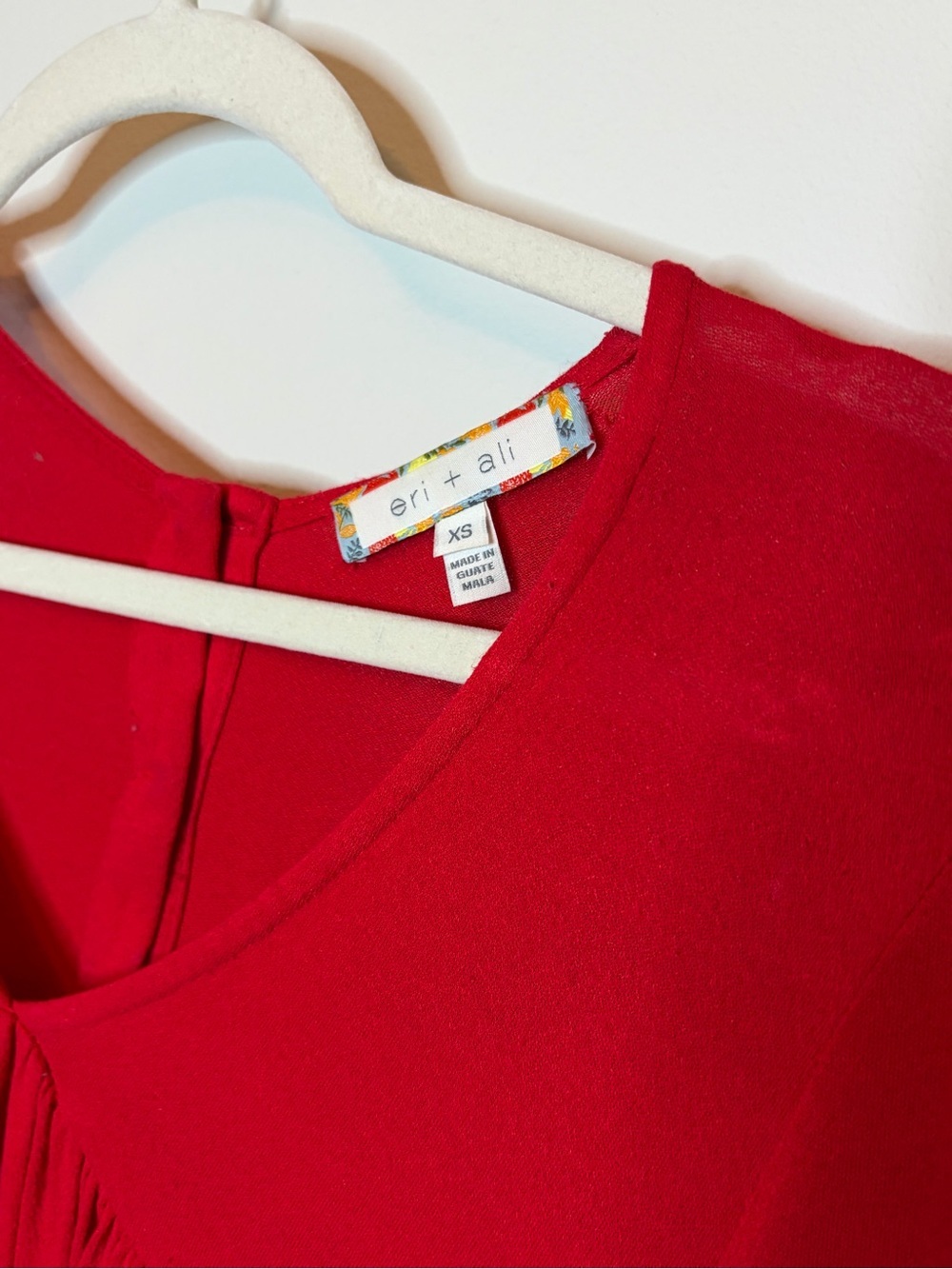 Eri + Ali Women's Red V-Neck Long Sleeve Pleated Tunic Top - Picture 2 of 8
